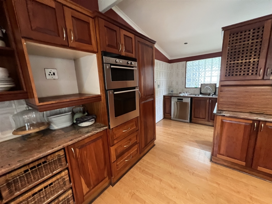 8 Bedroom Property for Sale in Vincent Eastern Cape